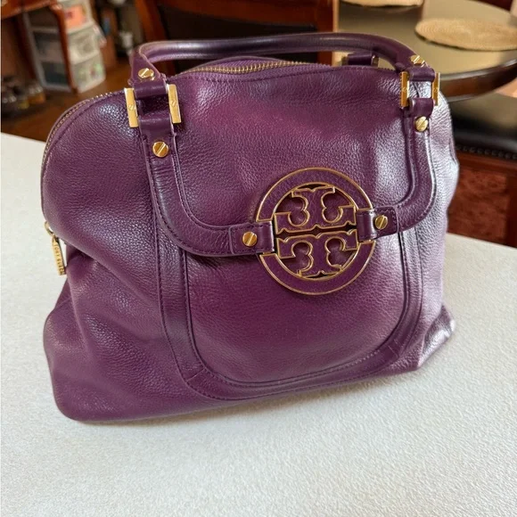 Tory Burch Purple and Gold Shoulder Bag with Logo Medallion - Picture 12 of 14